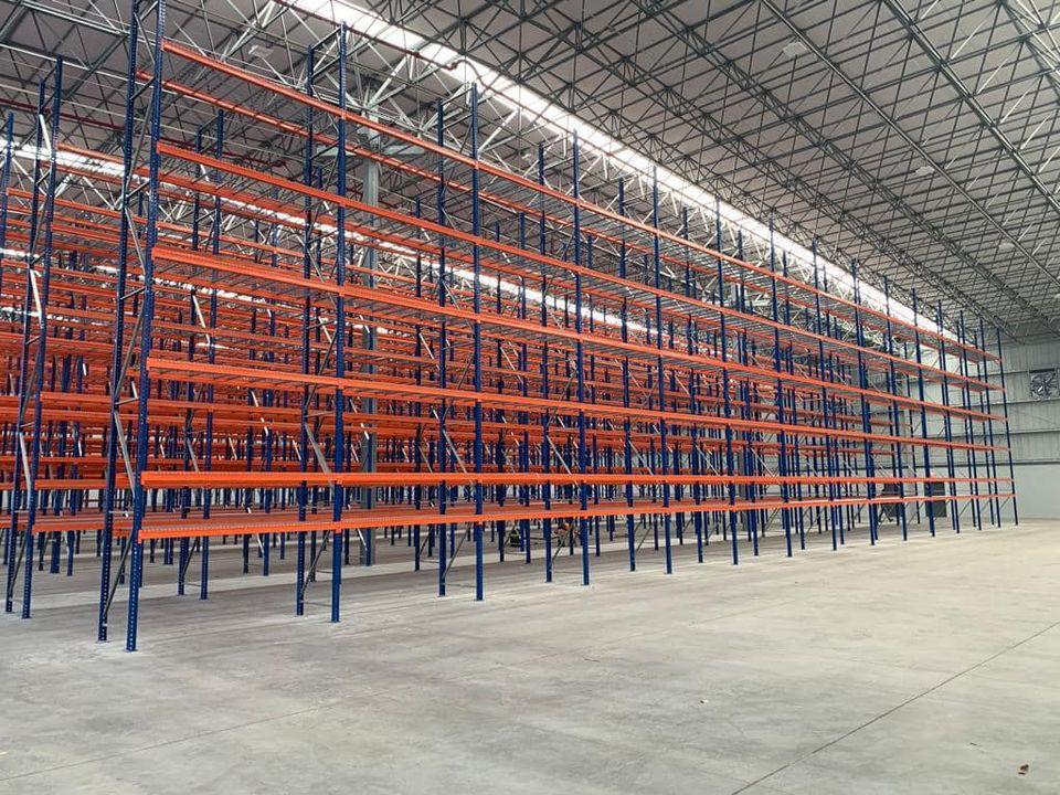 Estructura de rack selectivo de gran altura